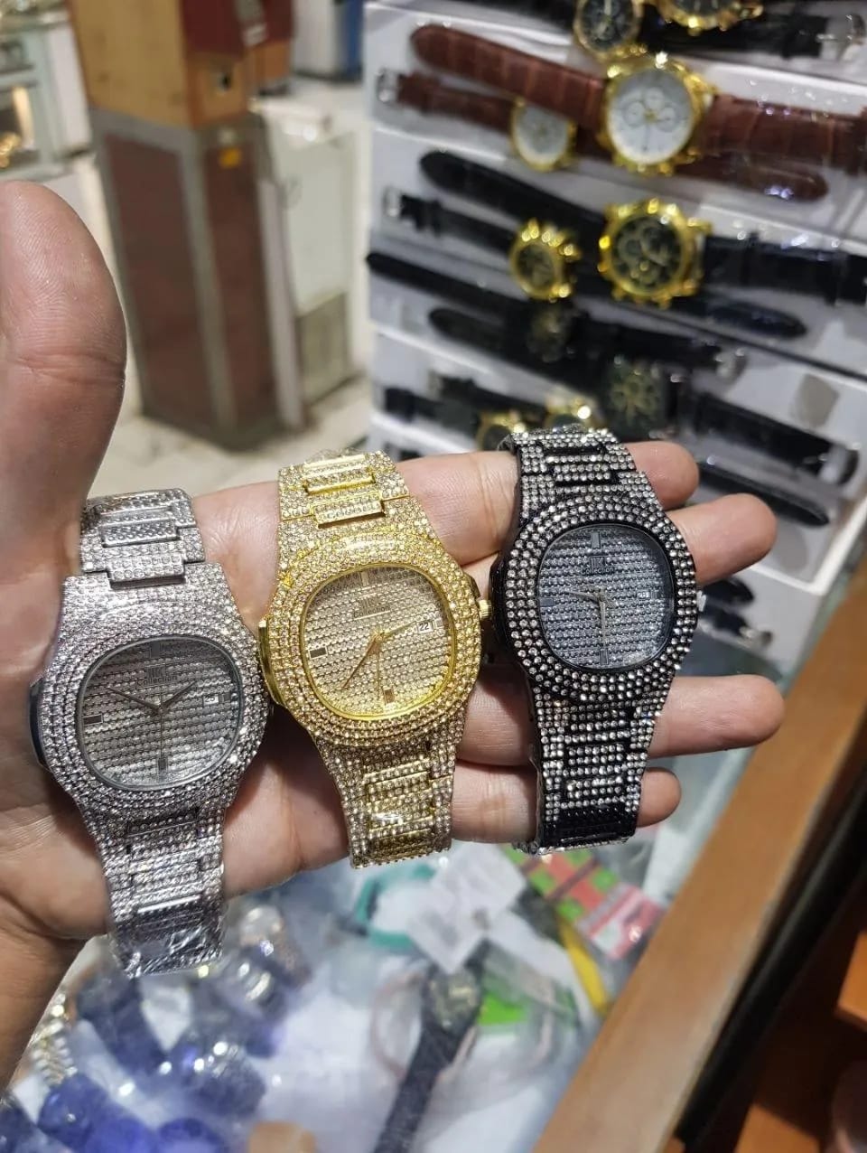 Luxury Crystal Studded Wrist Watch Premium Finish beautifull wear