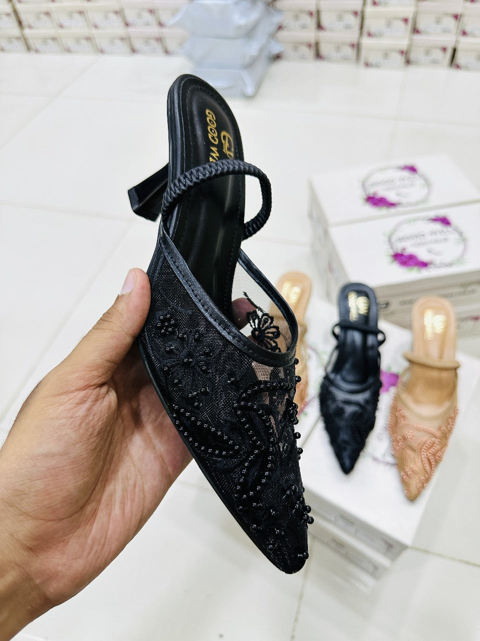 Elegant Black Hand-Embroidered Kitten Heels for Women beautifull wear